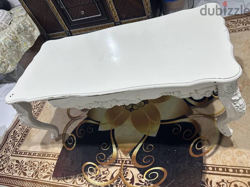 طاولة كلاسيكية فخمة للبيع 4