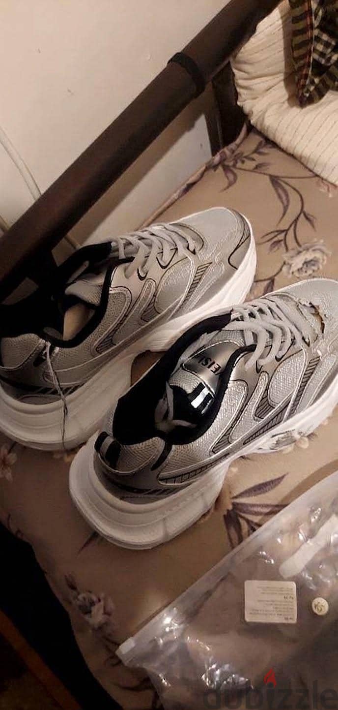44 Size 3