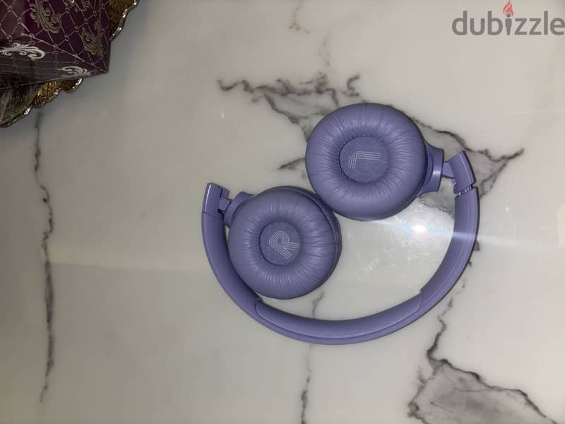 JBL Tune 520BT in purple. 2