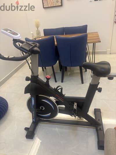 Indoor cycling machine