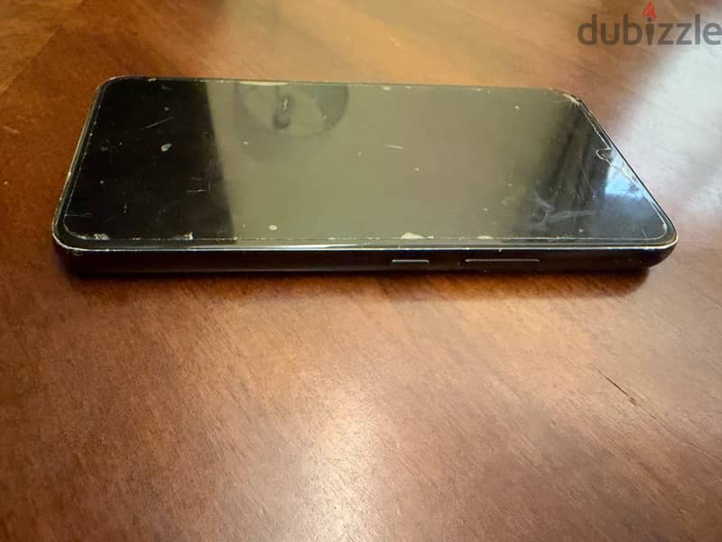 SSamsung Galaxy S22 5G with 256GB storage 2