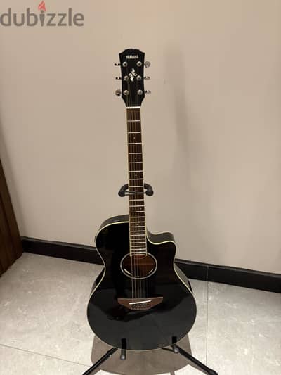 قيتار ياماها APX600 ( كهربائي )