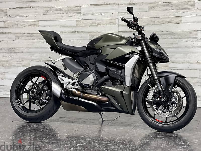 2023 Ducati streetfighter V2 available +44 7507 647630 3