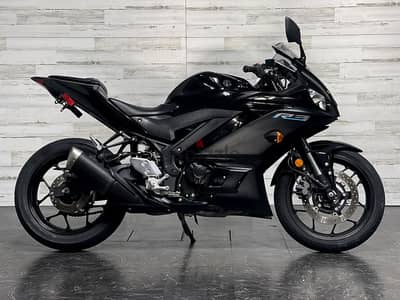 2023 Yamaha YZF-R3 available +44 7507 647630
