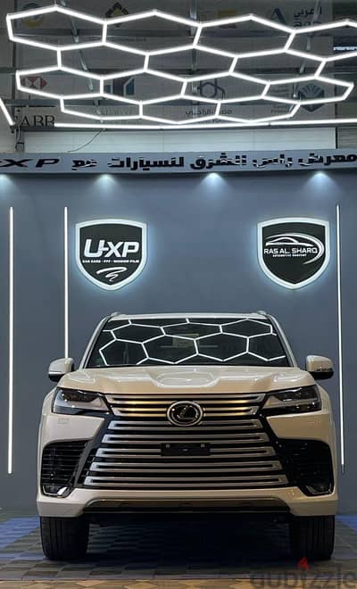 لكزس بي بي الساير ابيض احمر وابيض جملي 2026