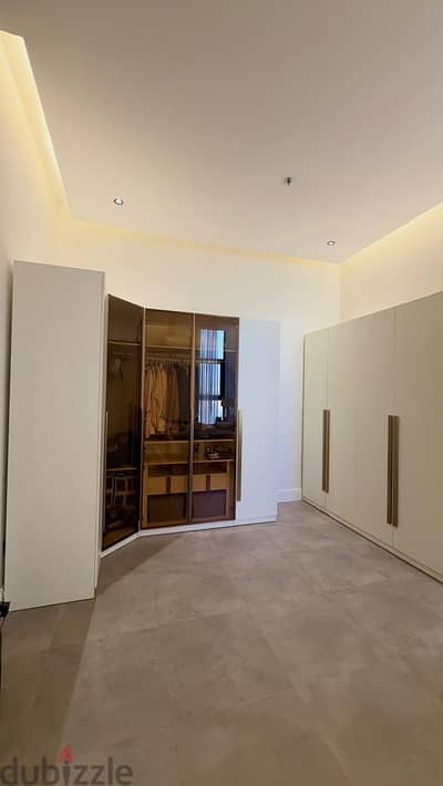 Wardrobe Set for Sale – 3 Modules (Riyadh)