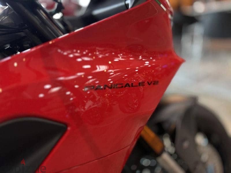 2027 Ducati Panigale V2 Ducati Red 9