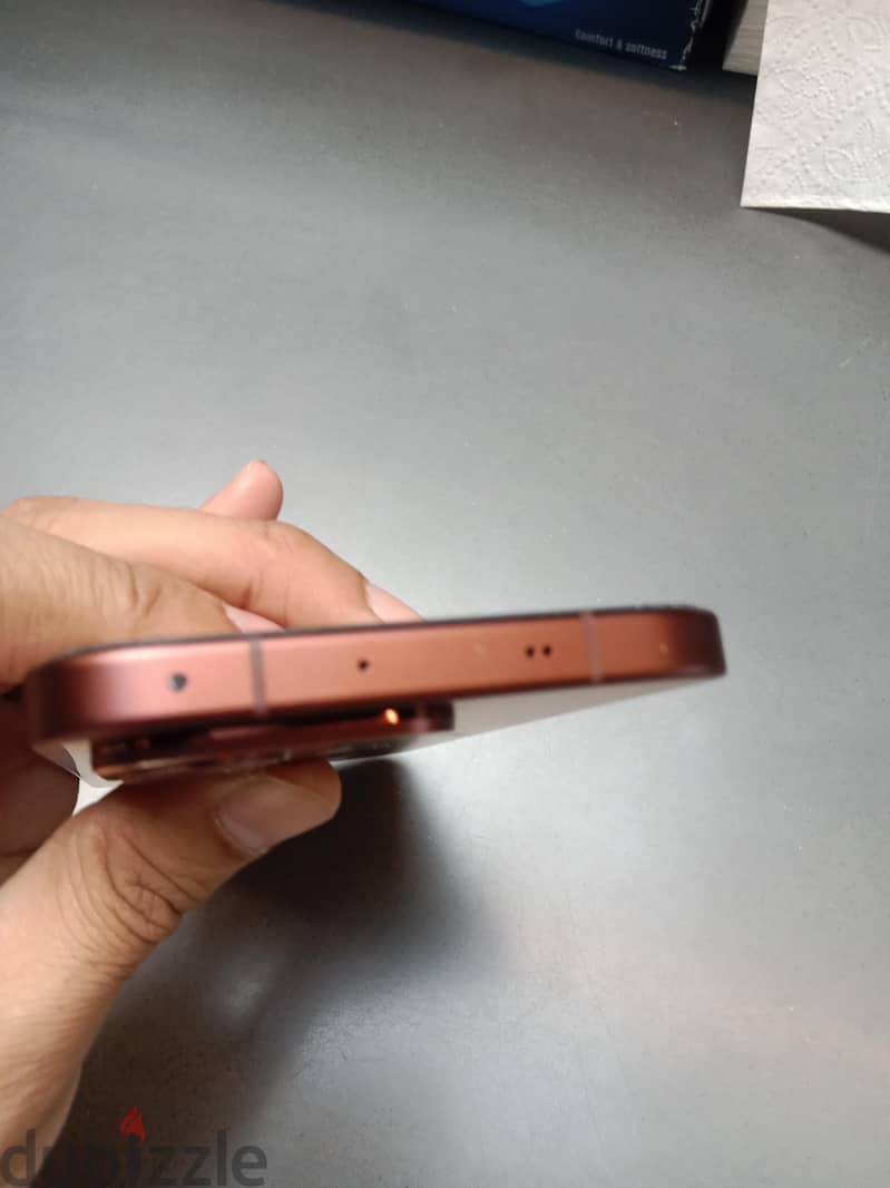 Vivo V70 5G 1