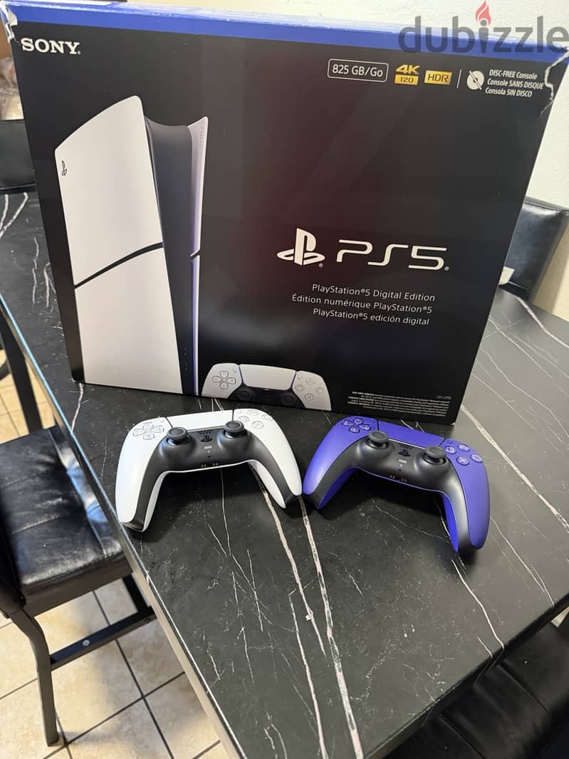 Sony PS5 PlayStation 5 Digital Edition 825GB White w/ Box 2 Controller 1