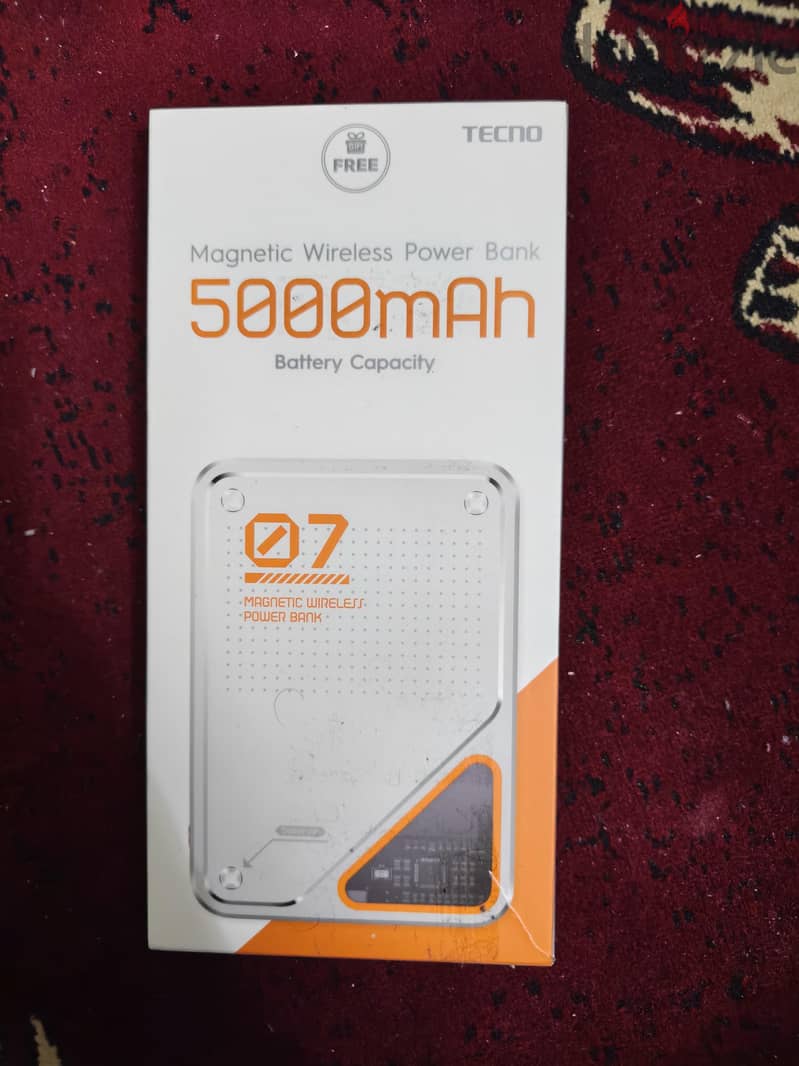 باور بانك تكنو وايرليس سعة 5000mah وبسرعة 18 وات + سماعة ايربود 1