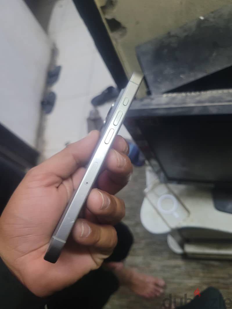 Apple - iPhone 15 Pro 6