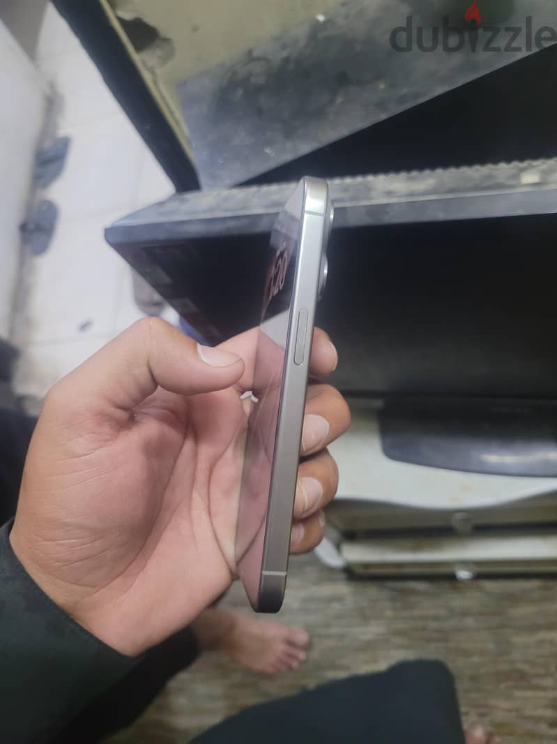 Apple - iPhone 15 Pro 7