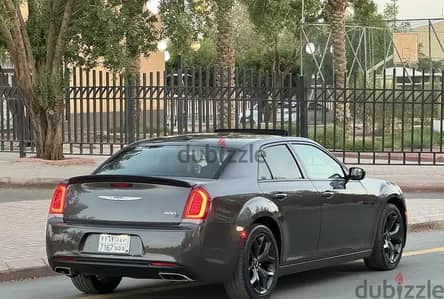 كرايسلر 300S 2023