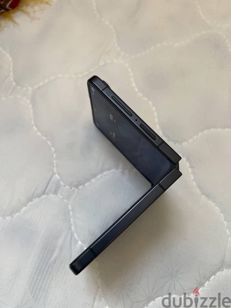 Samsung Z Flip 7 512 GB 4