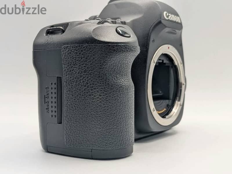 Canon EOS 5D Mark II Camera with EF 24-105mm L Lens Full Set 3
