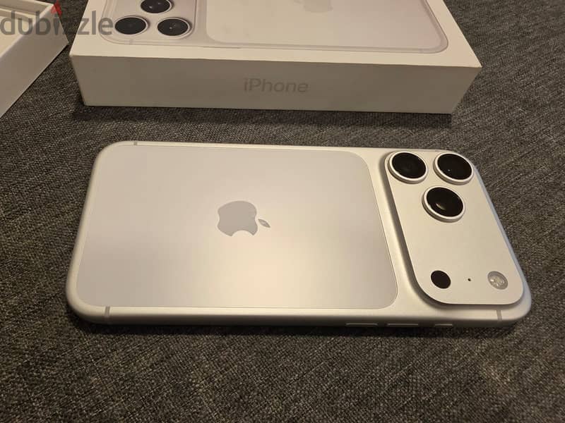 Apple IPhone 17 Pro Max 256GB Silver 3