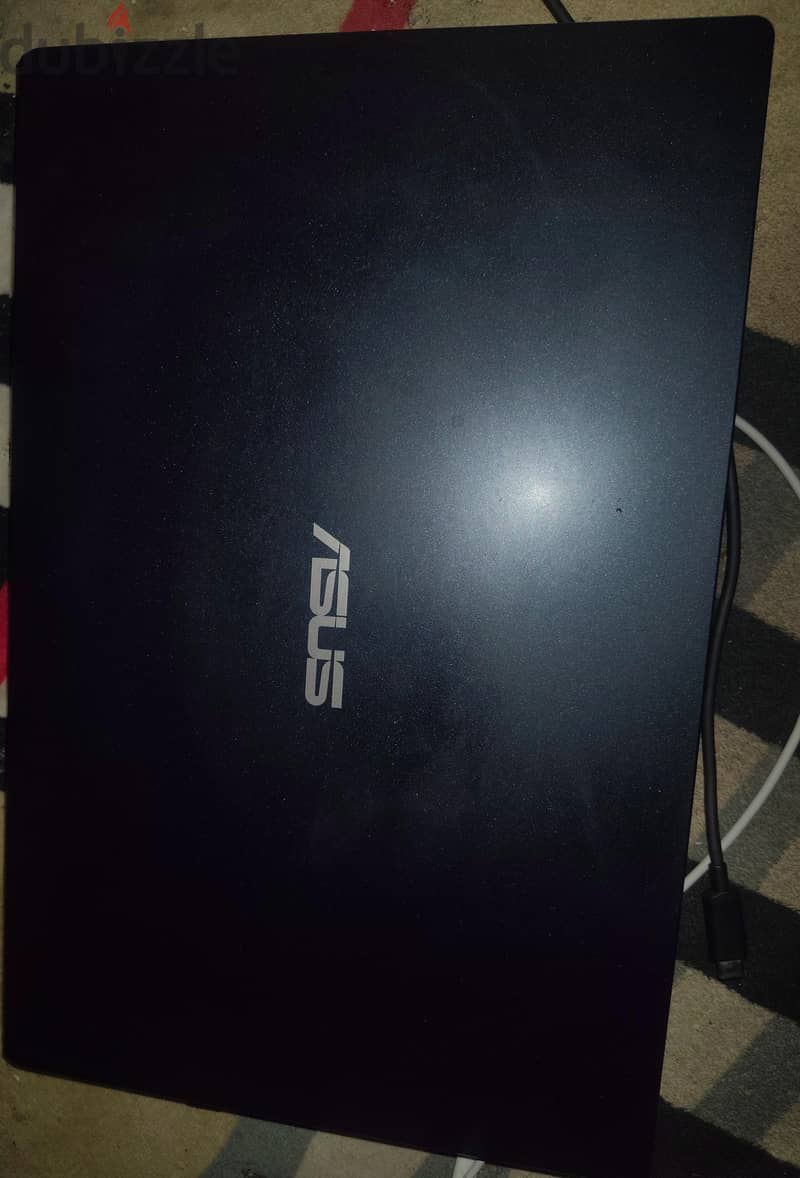 ASUS VivoBook E510 1
