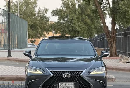 لكزس ES300h 2023 رمادي | Lexus ES300h 2023 Gray