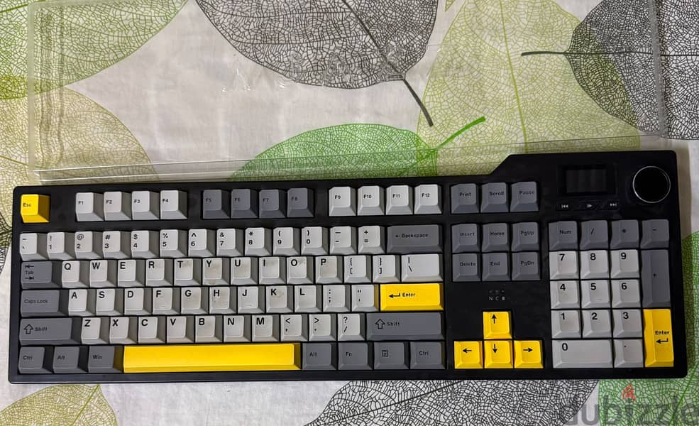 Excellent condition wireless keyboards for sale 3