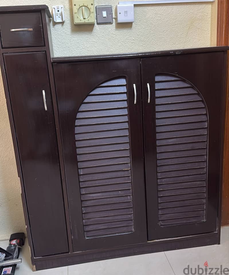Shoe Racks For Sale In Good Condition 1