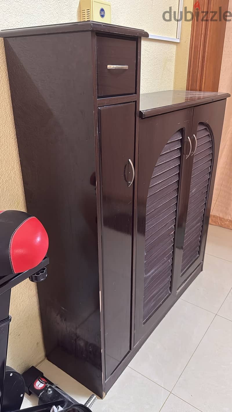 Shoe Racks For Sale In Good Condition 3