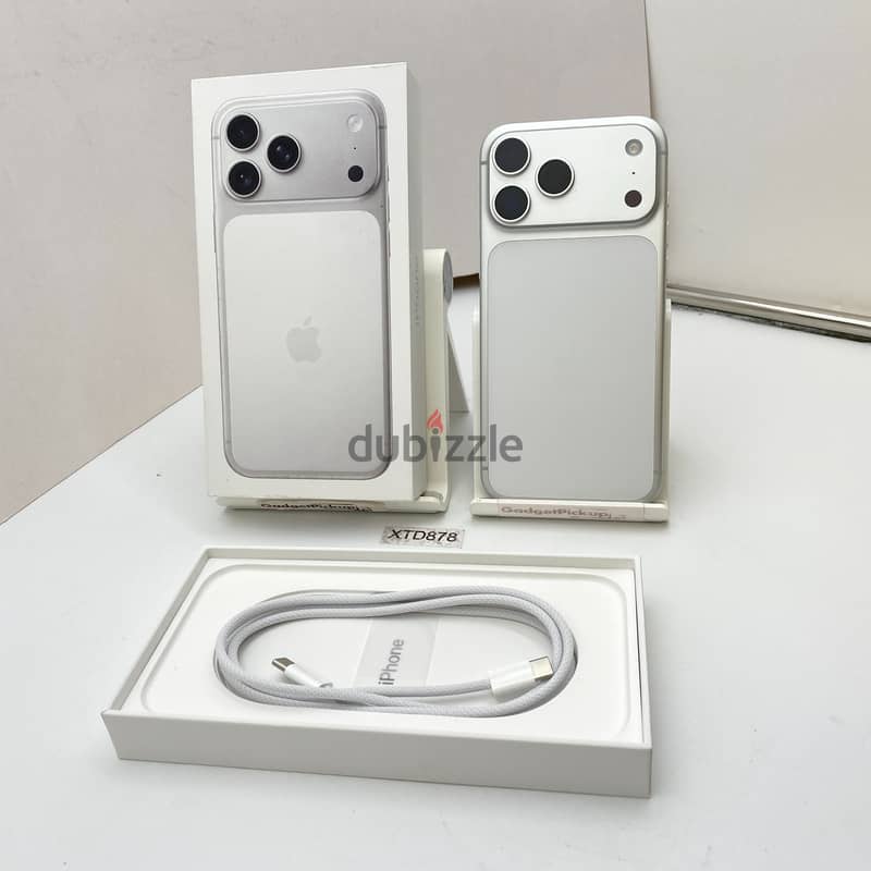 Apple iPhone 17 Pro Max - 256GB - Silver (Unlocked 2
