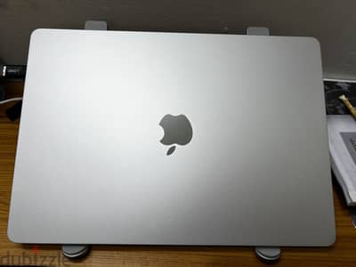 Macbook air M4 512Gb used like new