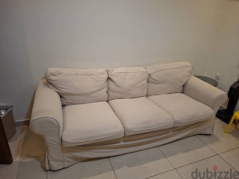 Ikea sofa for 600 riyal 1