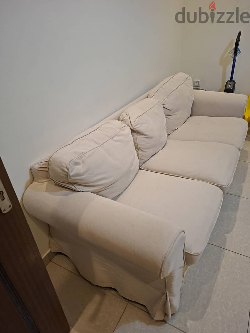 Ikea sofa for 600 riyal 2