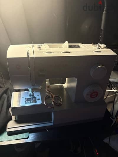 SINGER Heavy Duty Electric Sewing Machine Gray, Free Arm, Buttonhole