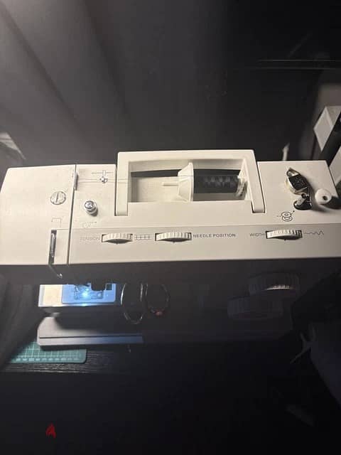 SINGER Heavy Duty Electric Sewing Machine Gray, Free Arm, Buttonhole 2