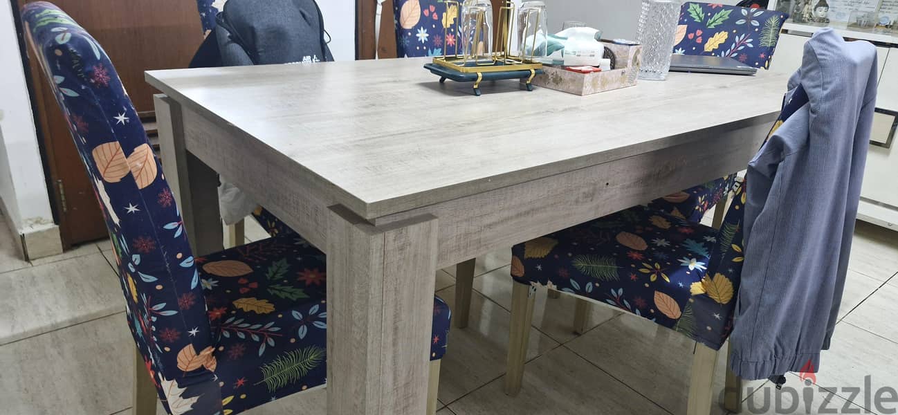 Sturdy dining table with 5 chairs 1