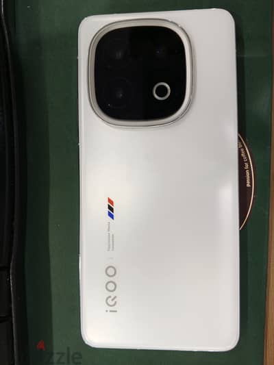 IQOO 13 LEGEND 32GB RAM 512 MEMORY