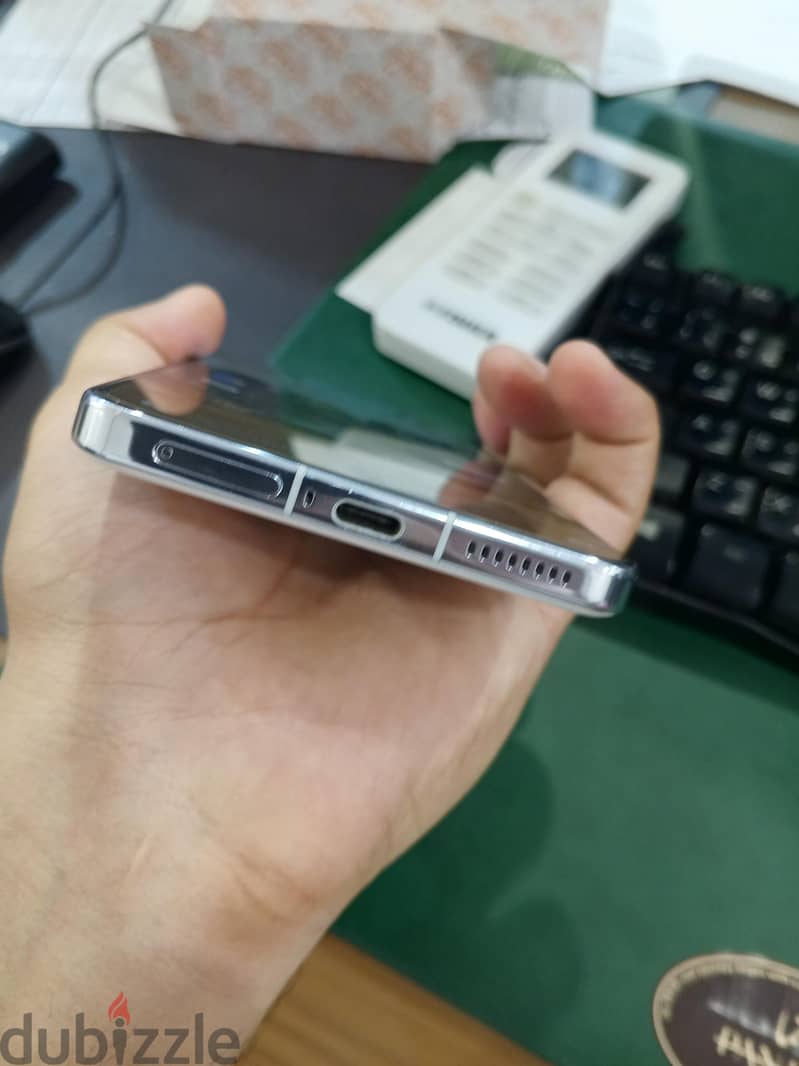 IQOO 13 LEGEND 32GB RAM 512 MEMORY 4