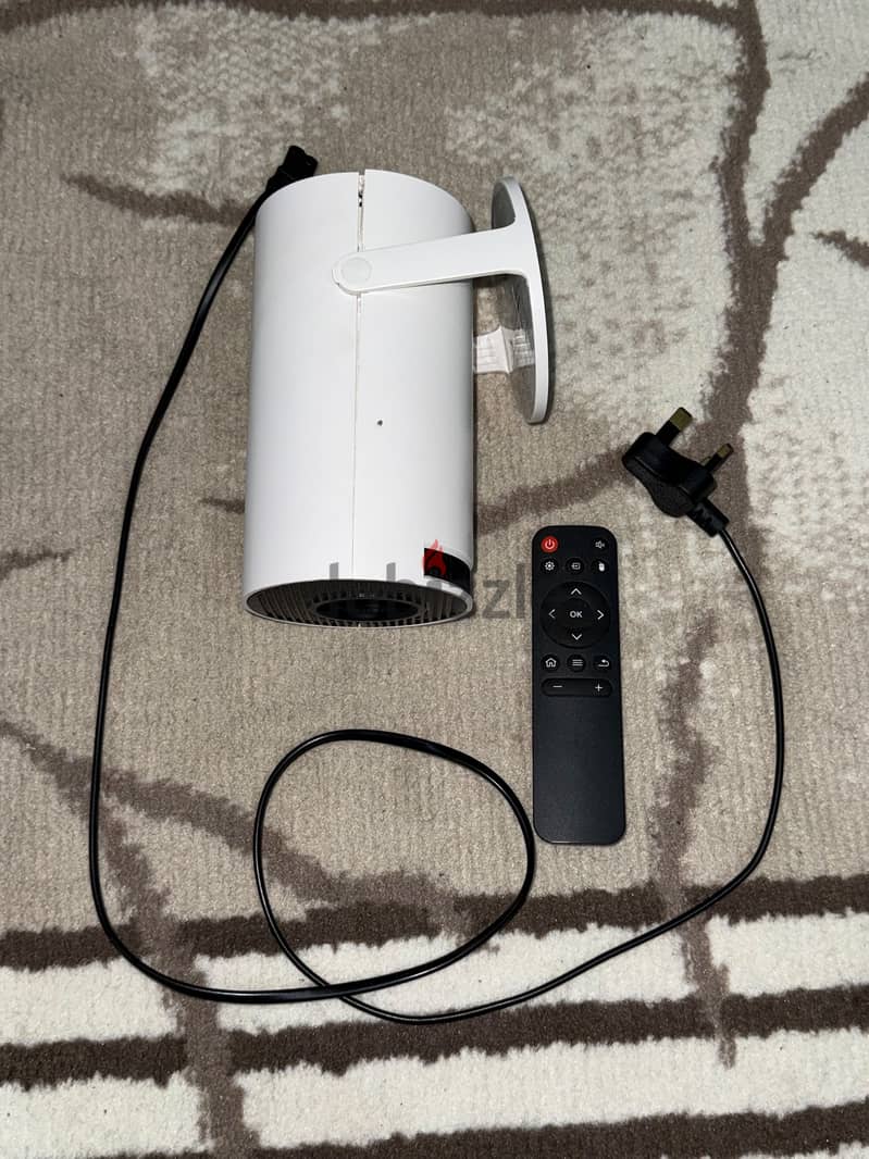 HY300 Portable Smart Projector (Like New) – Used < 1 Month, Fully Func 2