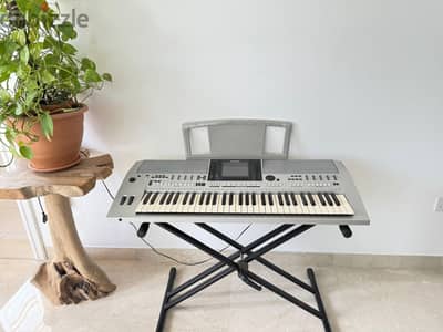 Rarely used Yamaha PSR-S900  61 keys- Arranger Workstation Keyboard
