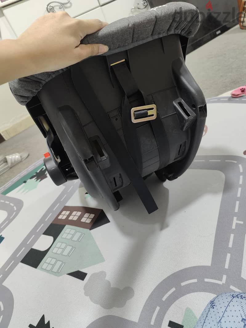 infant car seat/ carrier 6