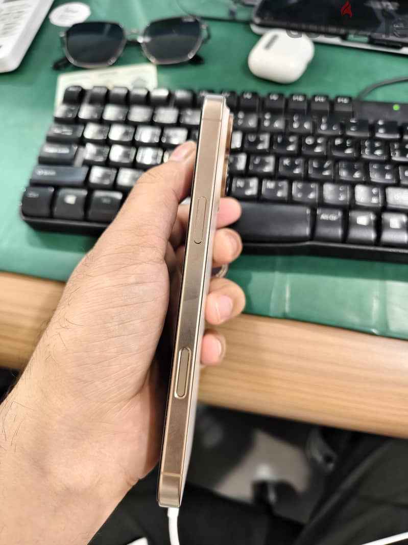 Apple - iPhone 16 Pro Max 1