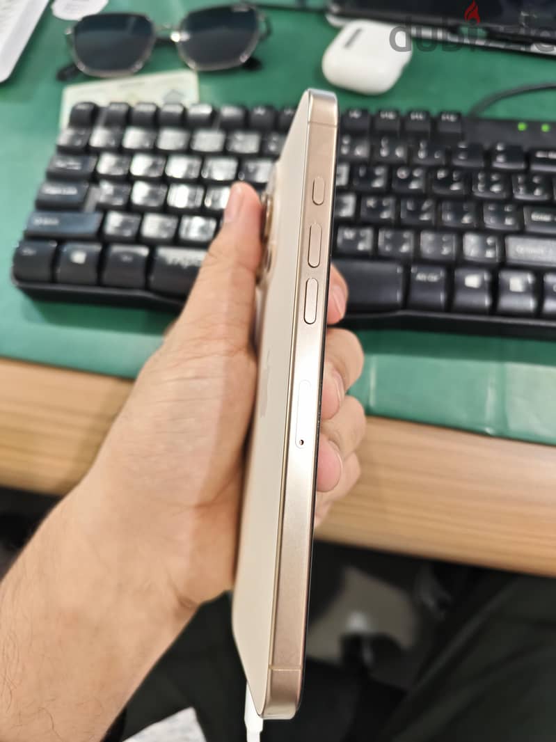 Apple - iPhone 16 Pro Max 2