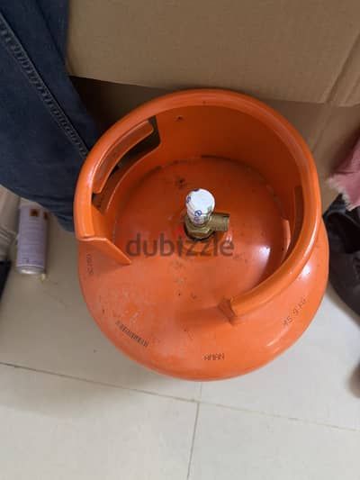 Gas cylinder