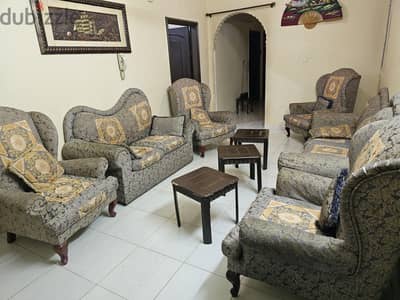 أنتريه مستعمل مع ٣ ترابيزة   used set of sofa with 3 tables