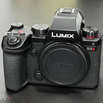 DSLR Camera 24.2MP CMOS Sensor Full HD Video SD Card Lithium Battery