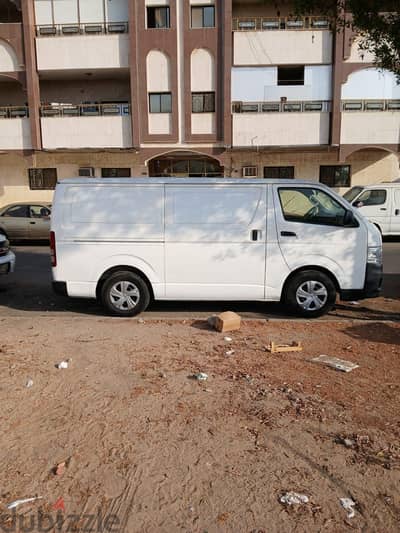 Toyota Hiace 2012