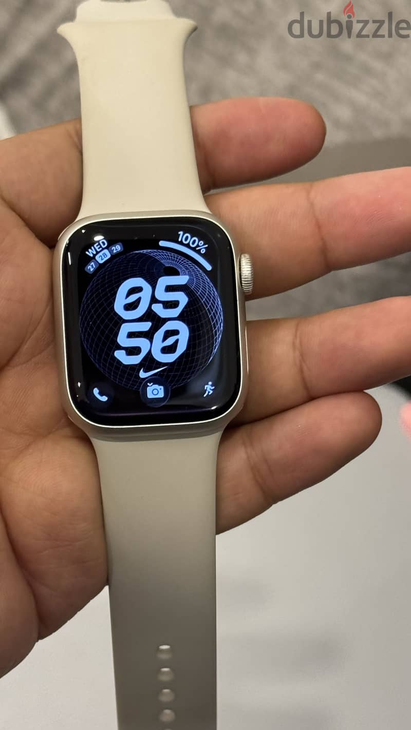 Apple Watch S8 41mm | 100 BH | With Charger , Bands , Protector 1