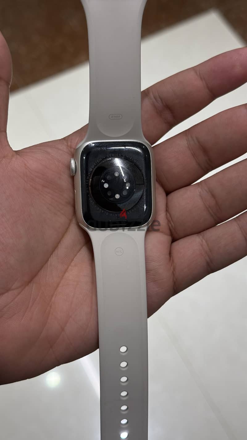 Apple Watch S8 41mm | 100 BH | With Charger , Bands , Protector 2