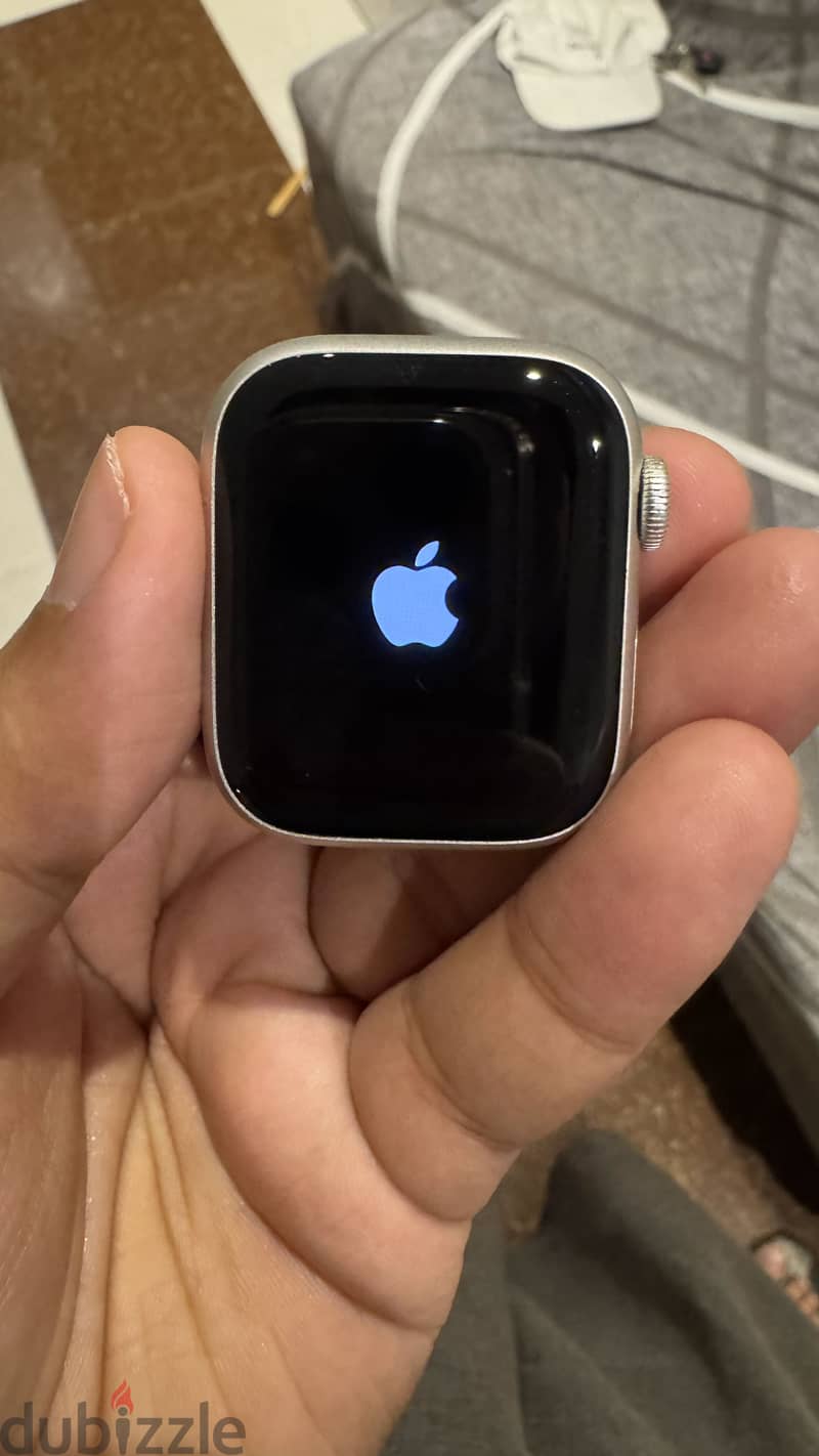 Apple Watch S8 41mm | 100 BH | With Charger , Bands , Protector 3