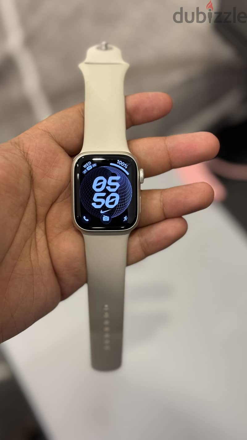 Apple Watch S8 41mm | 100 BH | With Charger , Bands , Protector 4
