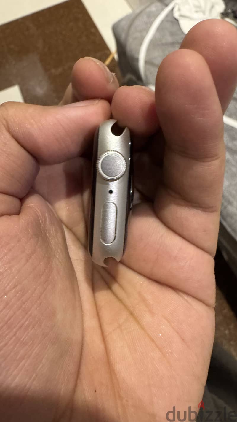 Apple Watch S8 41mm | 100 BH | With Charger , Bands , Protector 14