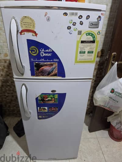 ثلاجة ٨ قدم بحالة ممتازة