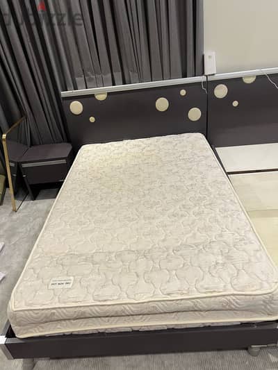 Twin bed set